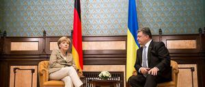 Bundeskanzlerin Angela Merkel hat den ukrainischen Präsidenten Petro Poroschenko in Kiew getroffen.