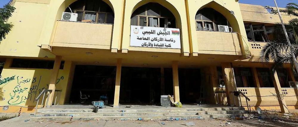 Der Flughafen der libyschen Hauptstadt Tripolis ist von islamistischen Rebellen erobert worden.
