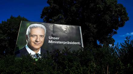 Um ihn geht es: Stanislaw Tillich. Der Name steht gar nicht auf dem Plakat
