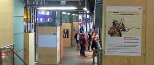 Im Bahnhof Friedrichstraße wird noch bis 2016 gebaut. Einige Läden sind geschlossen, leider auch das "WC-Center".