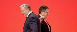 Klaus Wowereit und Sigmar Gabriel im November 2013 auf dem SPD-Bundesparteitag in Leipzig