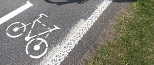 Der ADAC entdeckt in den Radwegenetzen deutscher Großstädte starke Defizite.