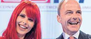 Miss Ifa 2014 mit Messe-Geschäftsführer Christian Göke.