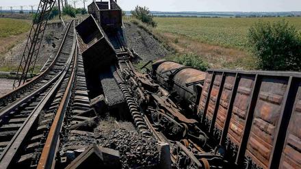 Bei Kämpfen zerstörte Eidenbahnbrücke.