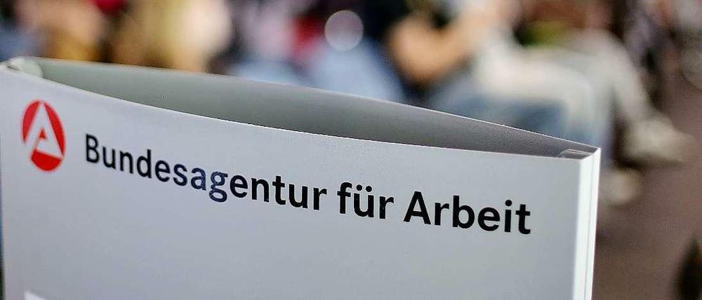 Im August suchten mehr Menschen einen Job als im Juli.
