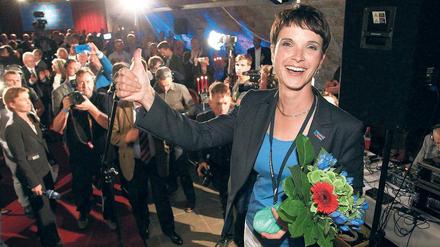 Im Partykeller. Die Spitzenkandidatin der AfD in Sachsen, Frauke Petry, holte für ihre Partei zehn Prozent der Stimmen. In die Regierung kommen wird sie aber wohl trotzdem nicht.