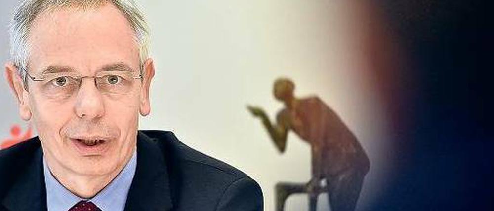 „Unfassbar teuer“ ist für Michael Vassiliadis die Förderung der erneuerbaren Energien. Foto: picture-alliance/dpa