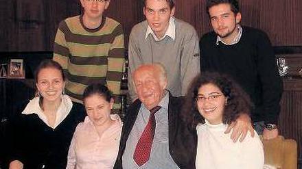 Gute Freunde. Die Schüler vom Grauen Kloster und Rolf Joseph 2006. 