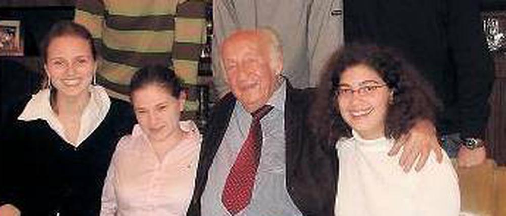 Gute Freunde. Die Schüler vom Grauen Kloster und Rolf Joseph 2006.