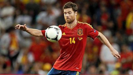 Der Ex-Weltmeister Alonso kommt... für Weltmeister Kroos.