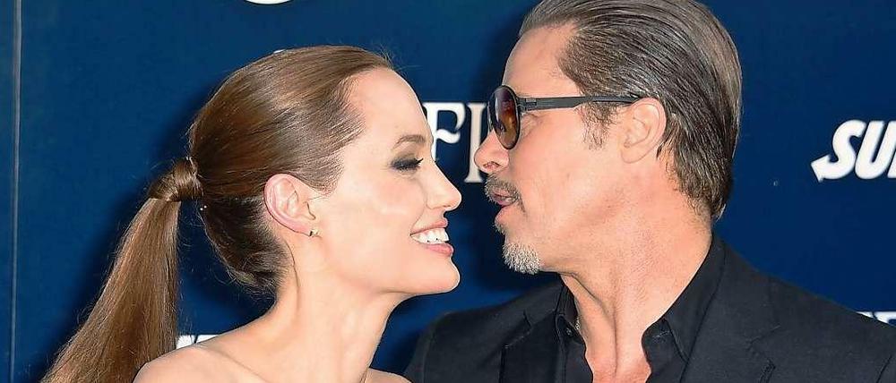 Angelina Jolie und Brad Pitt haben offenbar geheiratet.