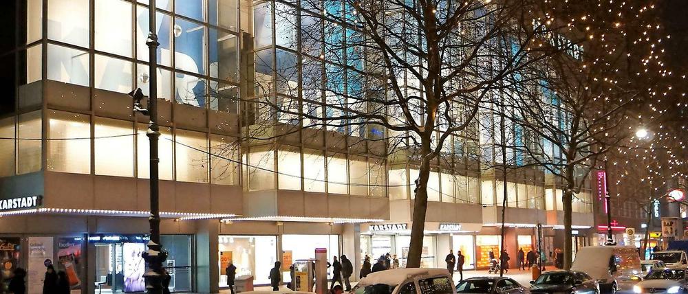 Das Karstadt-Warenhaus am Kurfürstendamm bleibt stehen, soll als Teil des Centers aber eine neue Fassade bekommen.