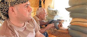 Kampf gegen die Dschihadisten. Kurdische Peschmerga-Truppen gehen in der Nähe der Stadt Jalawla im Norden des Irak in Stellung. Die Region um Jalawla ist wegen der Verkehrsverbindung in die Hauptstadt Bagdad von strategischer Bedeutung. 