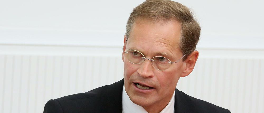 Der Machtkampf ist eröffnet: Michael Müller verkündet am Freitag bei einer spontan einberufenen Pressekonferenz seine Kandidatur für das Amt des Regierenden Bürgermeisters.