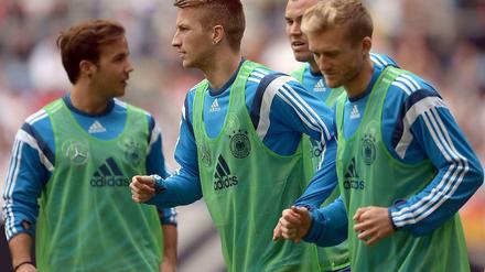 Schaulaufen vor dem Spiel gegen Argentinien.