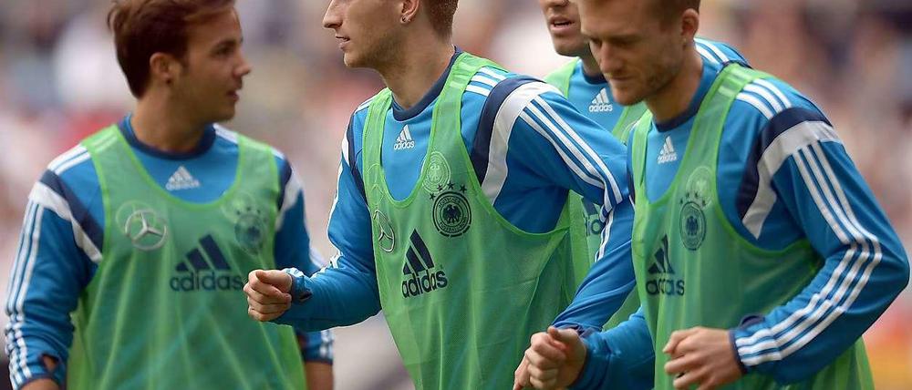 Schaulaufen vor dem Spiel gegen Argentinien.