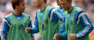 Schaulaufen vor dem Spiel gegen Argentinien.