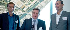 1. Vorsitzender des neuen Luftfahrt-Interessenverbandes ist Hartmut Mehdorn. Eingerahmt wird er von seinen Stellvertretern Martin Eckhardt, Chef des Flugplatzes Oehna (li.) und Frank Hellberg vom Unternehmen Air Service Berlin.