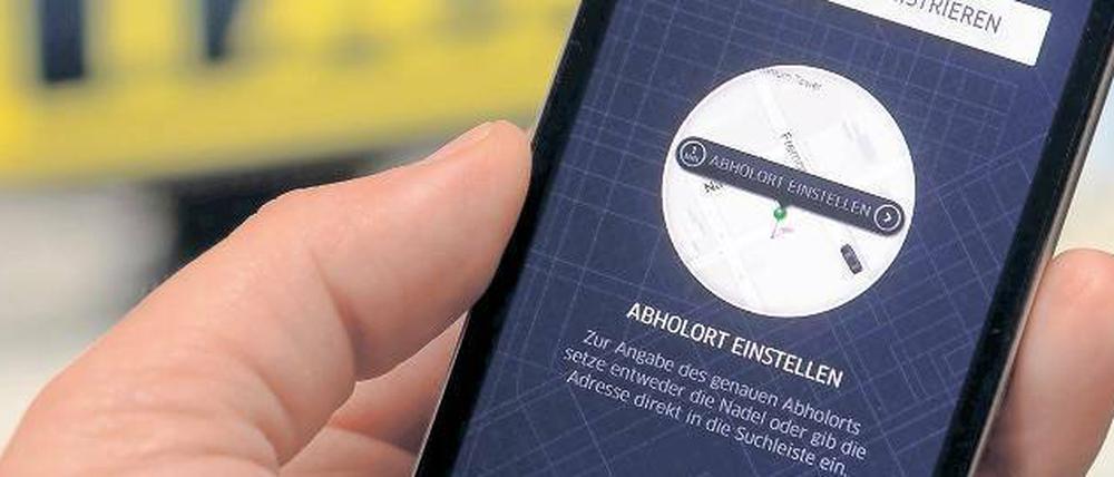 Weiter online. Der US-Dienst Uber will trotz des gerichtlichen Verbots weiterhin Privatleute als Fahrer vermitteln.