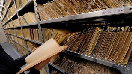 Aktenbestände des Ministeriums für Staatssicherheit (MfS) im Archivbereich der Stasiunterlagenbehörde. 
