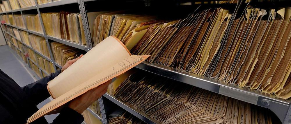 Aktenbestände des Ministeriums für Staatssicherheit (MfS) im Archivbereich der Stasiunterlagenbehörde.