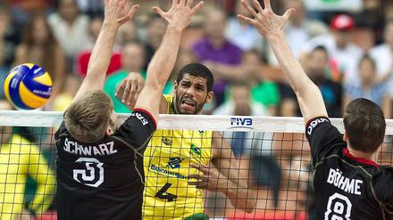 Wenig Spaß am Netz... hatten die deutschen Männer im ersten WM-Spiel.