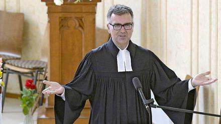 Ab Montag ist er der erste hauptamtliche evangelische Militärbischof: Sigurd Rink (53). 
