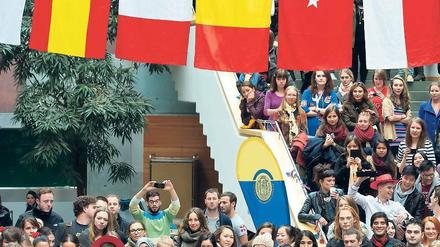 Bunte Mischung. In den kommenden Jahren will die EU den Anteil der Erasmus-Studierenden verdoppeln. An deutschen Unis bleiben derzeit oft Plätze frei. Im Bild Studierende beim „International Day“ an der Viadrina-Universität in Frankfurt (Oder).