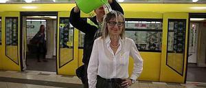 "Das geht bis auf die Unterwäsche!", sagt Sigrid Nikutta.