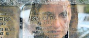 Die Erinnerung erhalten. Susanne Besch hat eine Initiative zur Stolpersteinpflege gegründet.