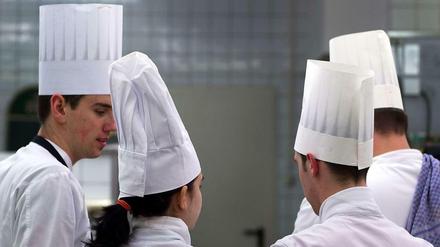 Schlechte Qualität. Gerade in Branchen, die über Fachkräftemangel klagen, ist das Niveau der Ausbildung oft niedrig. 