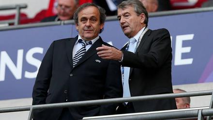 Optimismus bei DFB-Präsident Wolfgang Niersbach (r., mit Uefa-Präsident Michel Platini): Die EM 2024 könnte in Deutschland stattfinden.
