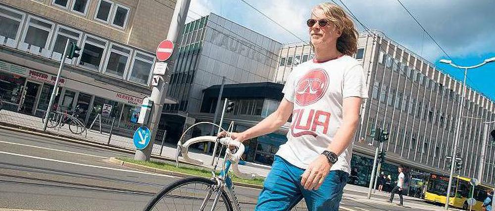 Neues Schmuckstück: Das Rennrad. Alter Schatz: Helge Schneider.