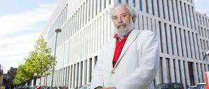 Märchenonkel. Rainer-Mathias Beck hat in 20 Berufsjahren als Arzt im Bereitschaftsdienst hunderte Berliner in allen Bezirken besucht. Was er dort vorgefunden hat, nennt er das „Wurzelgeflecht der Stadt“ – und hat daraus nun Kurzgeschichten gemacht. 