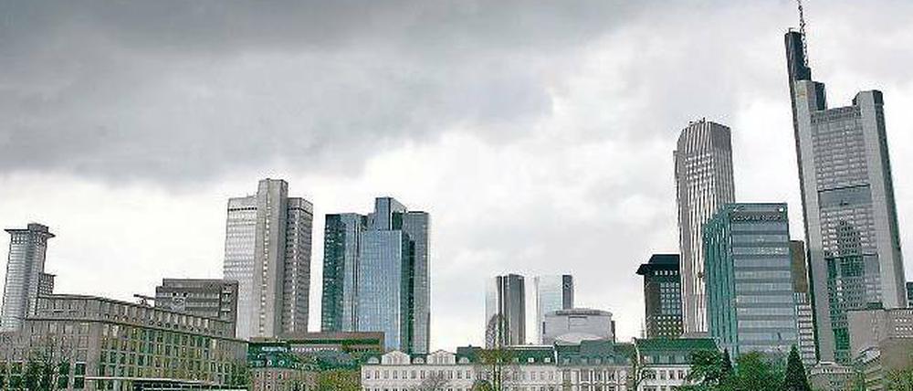 Düstere Zeiten. In den USA zahlen Banken – und zwar auch europäische Geldhäuser – Milliardenstrafen für ihr Fehlverhalten.