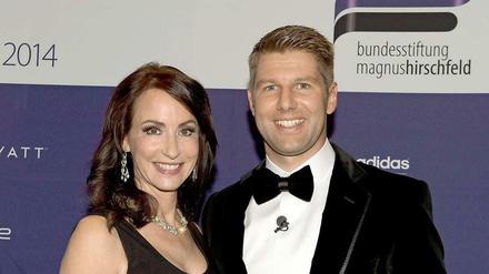 Thomas Hitzlsperger auf einer Charity-Gala in Berlin mit Sängerin Anna Maria Kaufmann.