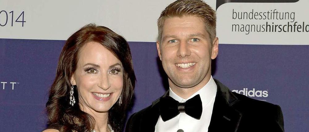 Thomas Hitzlsperger auf einer Charity-Gala in Berlin mit Sängerin Anna Maria Kaufmann.