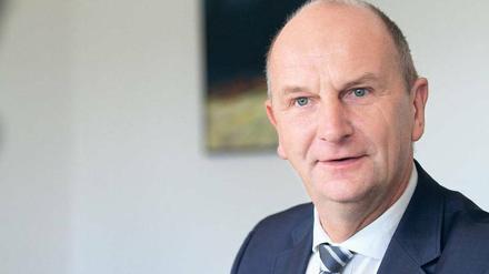 Dietmar Woidke, 52, Ministerpräsident, lebt in Forst, verheiratet, ein Kind.