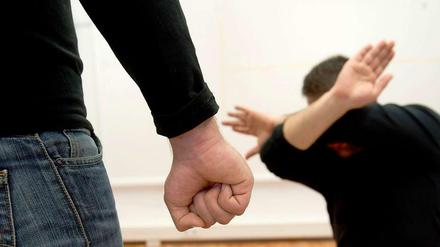 Hinter Gewalt steht immer eine Entscheidung.