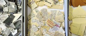 Das ist weder Goethe noch Balzac. Es sind Schnipsel aus Stasi-Akten, die rekonstruiert werden.