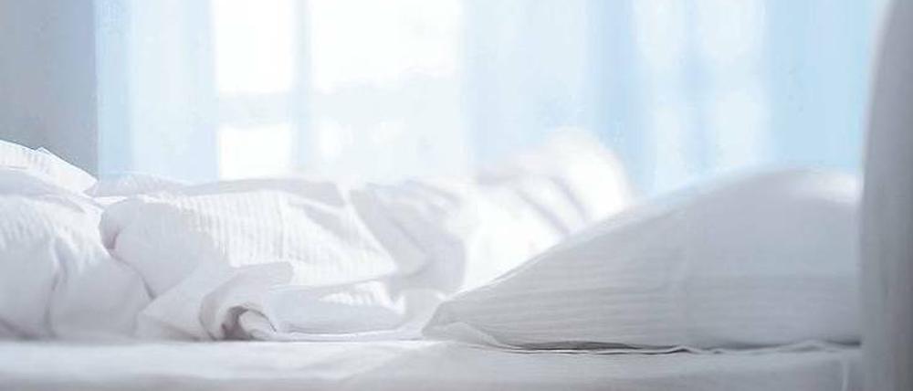 Selten im Bett. 7,2 Stunden Schlaf pro Nacht sind heute der Schnitt. Zu Beginn des 20. Jahrhunderts waren es noch neun Stunden.