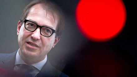 Scheitert sein Konzept für eine Pkw-Maut? Bundesverkehrsminister Alexander Dobrindt, CSU