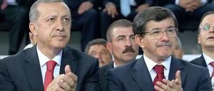 Der neue Präsident, Recep Tayyip Erdogan (links), und der neue Regierungschef, Ahmet Davutoglu.   