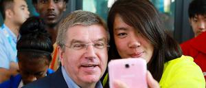Thomas Bach steht durch sein neues Amt im Mittelpunkt.
