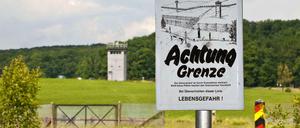 Wenn Grenzen heute in Deutschland überschritten werden, stirbt zum Glück keiner mehr. Das Bild zeigt das Freilandmuseum bei Behrungen zwischen Thüringen und Bayern.