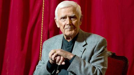 Joachim "Blacky" Fuchsberger 2012 im Hotel Bayerischer Hof in München. Mit 85 Jahren bekam er den "Bambi" für sein Lebenswerk.