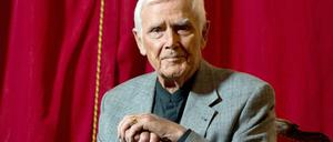 Joachim "Blacky" Fuchsberger 2012 im Hotel Bayerischer Hof in München. Mit 85 Jahren bekam er den "Bambi" für sein Lebenswerk.