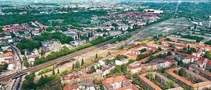 Der langgestreckte frühere Rangier- und Güterbahnhof Pankow war den Anliegern zu seinen Betriebszeiten ein permanentes Ärgernis. Heute geht es auf dem ca. 40 Hektar großen Gelände ruhiger zu.