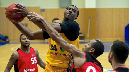 Albas Jamel McLean.