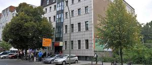 In diesem Hostel in der Gürtelstraße in Friedrichshain sind Flüchtlinge untergebracht.